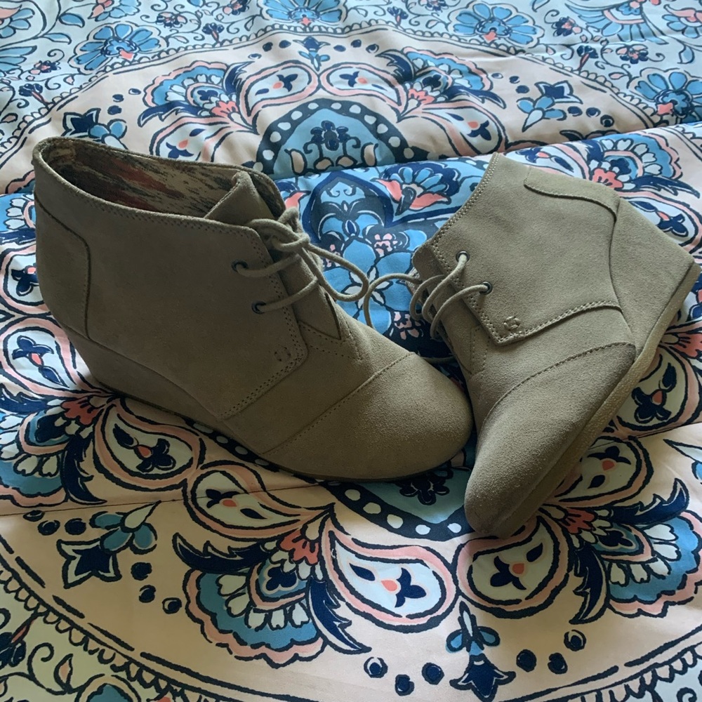 Toms wedge booties
